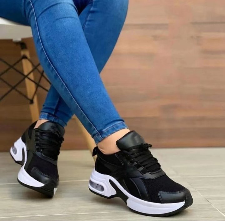 Lightweight Women's Athletic Sneakers for Running and Casual Wear